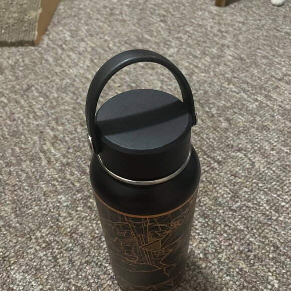 Attack on Titan Stainless Steel Water Bottle With Laser Engraved Design - Picture 6 of 8